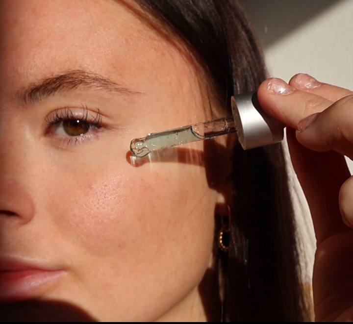 photo-skincare-serum