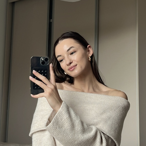 Andreea B.