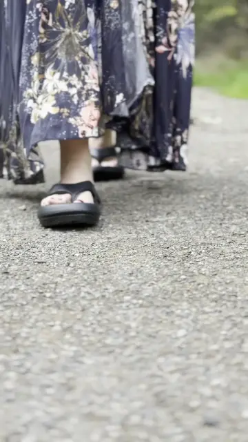 uggie-thongs-janine-sept-25