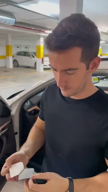 9-ceeada-7-c2-a4-4359-a93-f-397-f0003-c8-e8