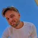 Tomas L.